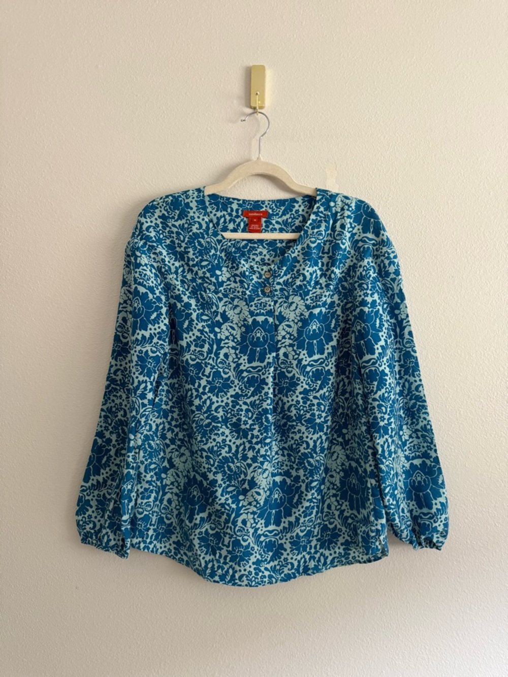 Sundance 100% silk blue floral long sleeve blouse women’s Sz M